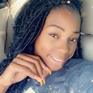 Meet your Posher, Aisha